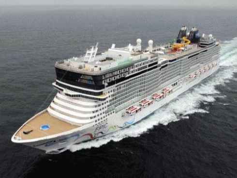 El mega-crucero Epic inicia la temporada en Barcelona