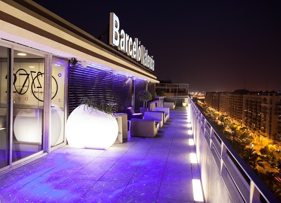 270 Grados, la nueva terraza de moda del Barcel Valencia