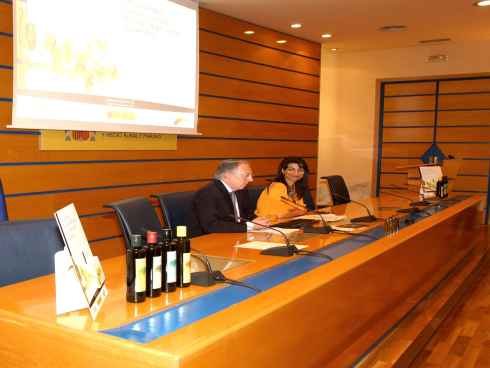 Paradores de Turismo y el Ministerio de Medio Ambiente promocionan el aceite de oliva espaol