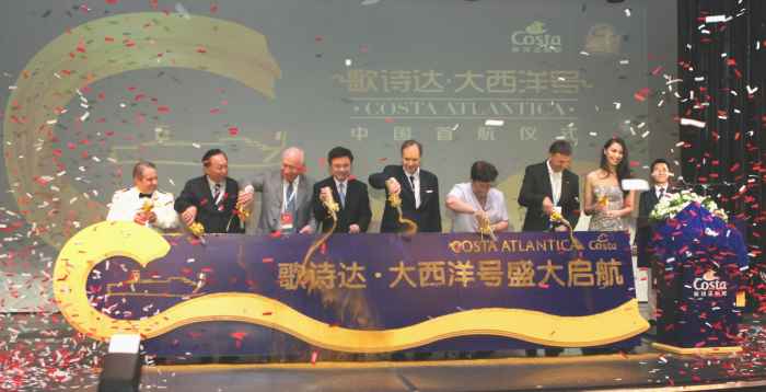 El crucero Costa Atlantica llega a Shanghai por primera vez