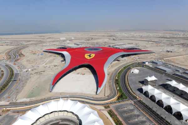 Ferrari World Abu Dhabi un imn para el turismo indio