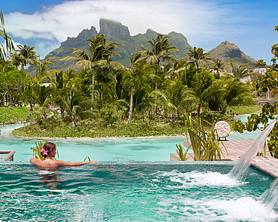 Four Seasons Resort Bora Bora, Polinesia Francesa - Resort de 5 estrellas de lujo- Piscina de borde infinito