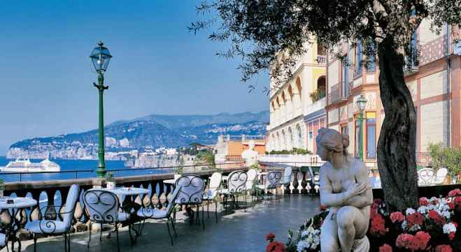 Grand Hotel Excelsior Vittoria celebra 180 aos de romance en Sorrento