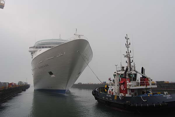 El crucero Grandeur of the Seas  sale de Navantia
