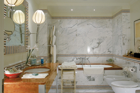 Hotel Astoria - San Petersburgo, Rusia - Hotel de 5 estrellas de lujo- cuarto de bao con marmol