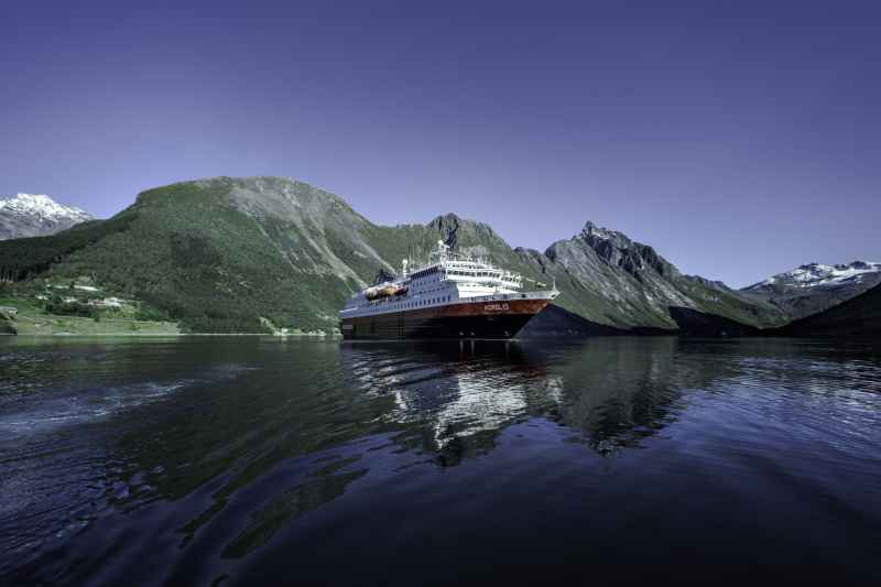 Hurtigruten lanza la autntica experiencia Lofoten