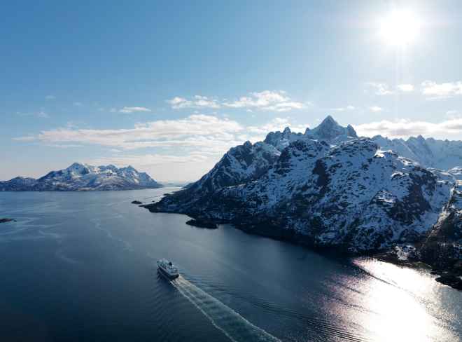 Hurtigruten arranca la temporada de exploraciones polares