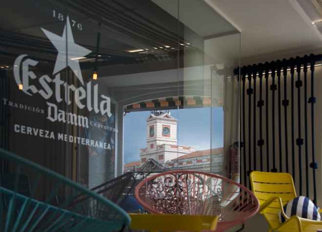 Rodilla abre la terraza Lounge Estrella Damm en la Puerta del Sol