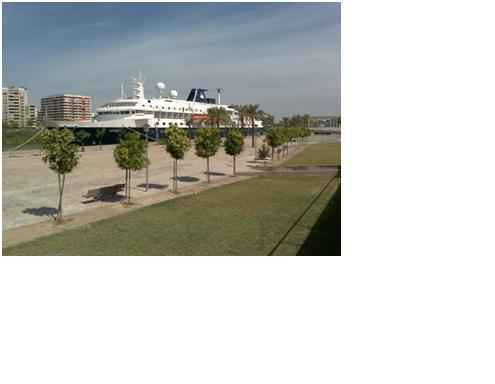 El crucero turstico Minerva hace de nuevo escala en el Puerto de Sevilla.