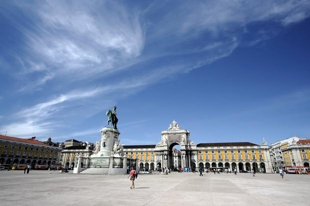 Lisboa adornar su navidad con un abeto de 28 metros de altura