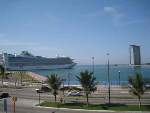 22 turistas de crucero robados cerca del resort mexicano Puerto Vallarta