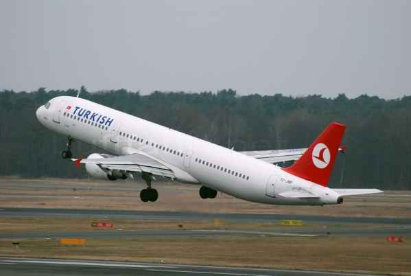 Turkish Airlines ofrecer 21 vuelos semanales entre Madrid y Estambul