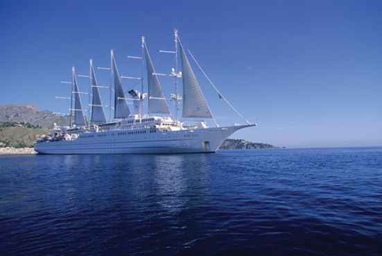 El velero Windsurf inaugura  la nueva terminal de cruceros de Malaga
