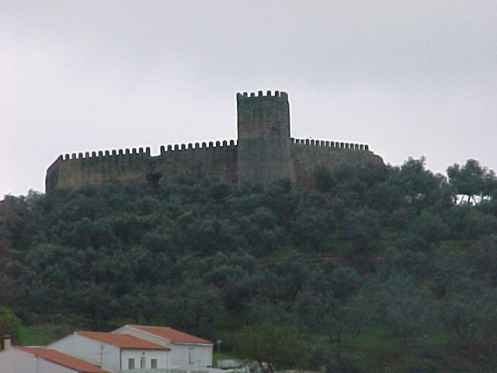 Se ofrece Castillo y Ermita del S.XIV, el nuevo proyecto de Alans de la Sierra