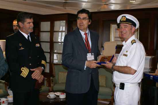 El Puerto de Vigo recibe al exclusivo crucero Adonia