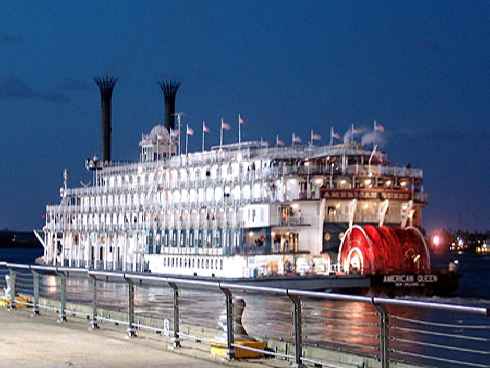 El crucero fluvial American Queen vuelve a las aguas del rio Mississippi