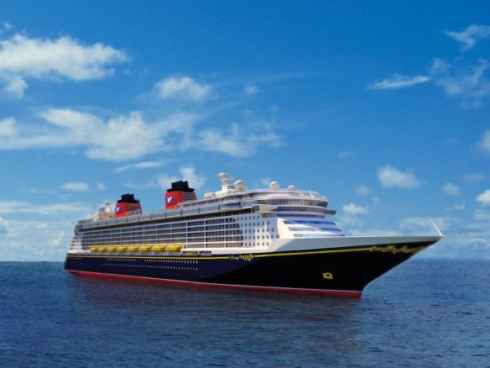 El crucero Disney Fantasy rescata 4 náufragos a la deriva