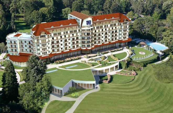 El Hotel Royal Evian Resort aade un piso entero de suites de lujo