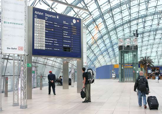 Huelga paraliza varios aeropuertos de Alemania