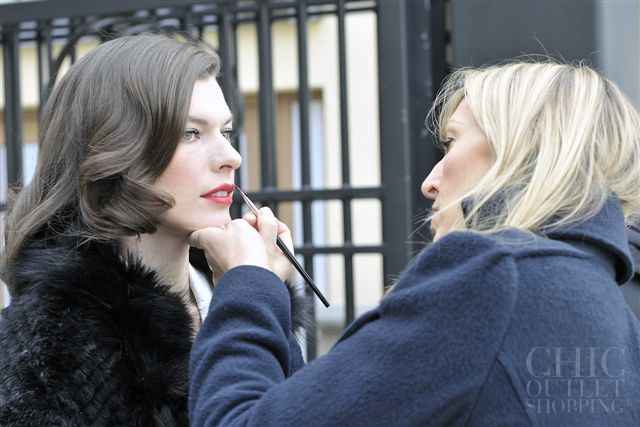 Milla Jovovich protagoniza la nueva campaña de Chic Outlet Shopping