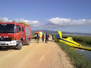 Accidente de una avioneta de fumigar en el Delta de L'Ebre, sin heridos