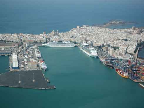 5.529 pasajeros han llegado hoy al puerto de Cdiz en dos cruceros