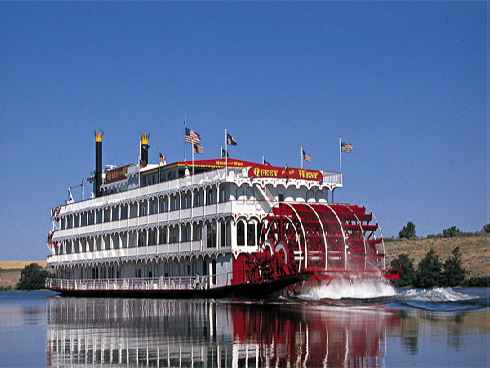 El recientemente renovado crucero fluvial Queen of the West realiza su primer viaje